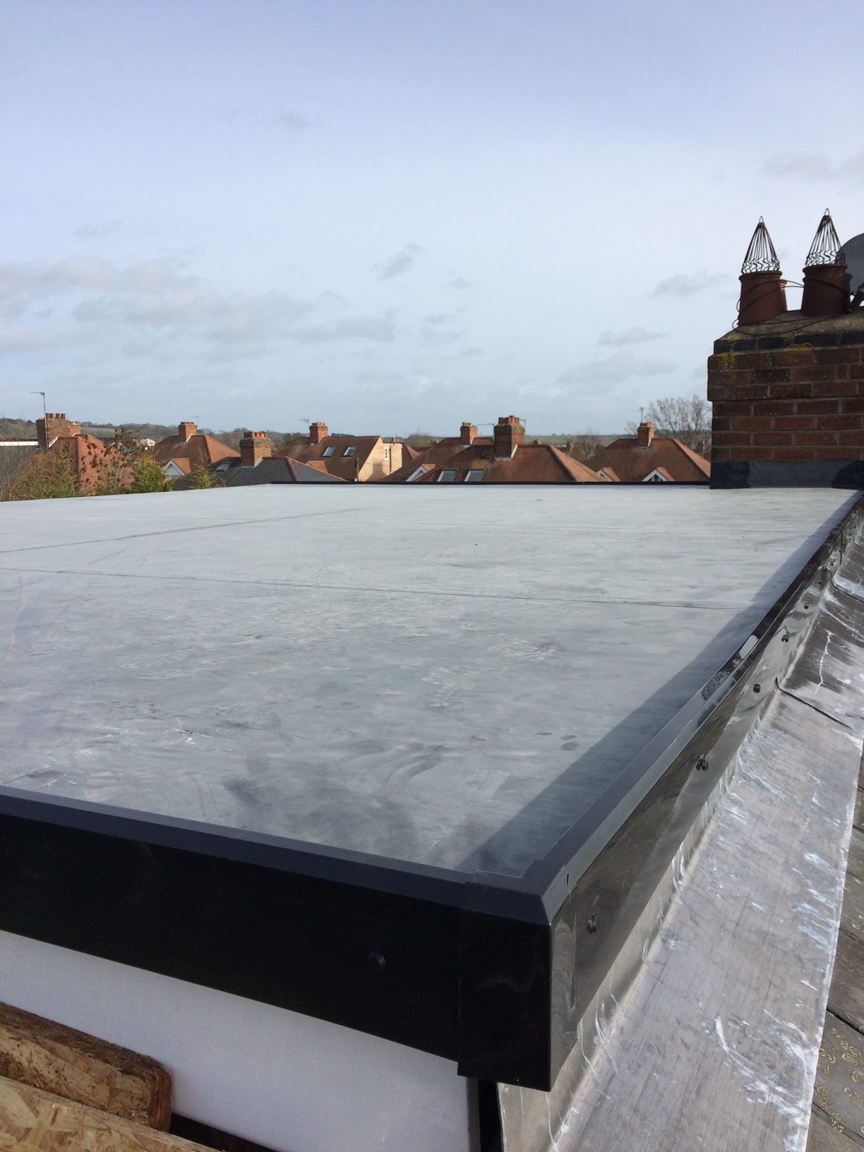 Flat Roofs Oxford. KBS Oxford Roofing - EPDM Rubber Flat Roofs and Fibreglass Flat Roofs Specialists