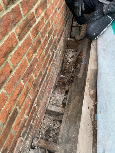 Lead gutter repair Oxford